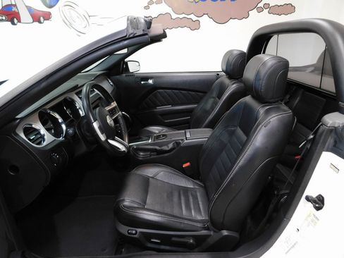 Used 2013 Ford Mustang GT Premium image 56