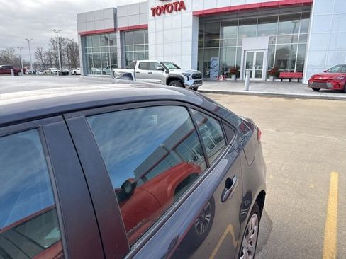 Used 2023 Toyota Corolla LE image 31