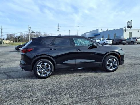 Used 2025 Chevrolet Blazer LT FWD image 17