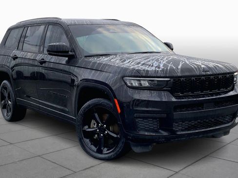 Used 2023 Jeep Grand Cherokee L Laredo image 3