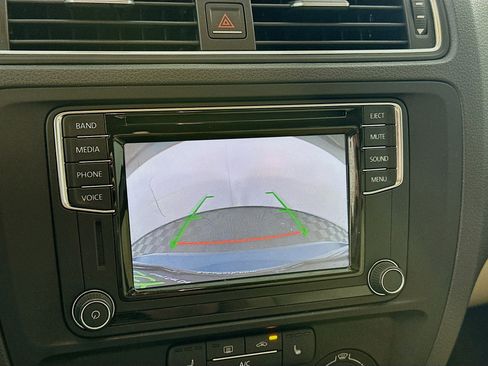 Used 2017 Volkswagen Jetta SE FWD image 22