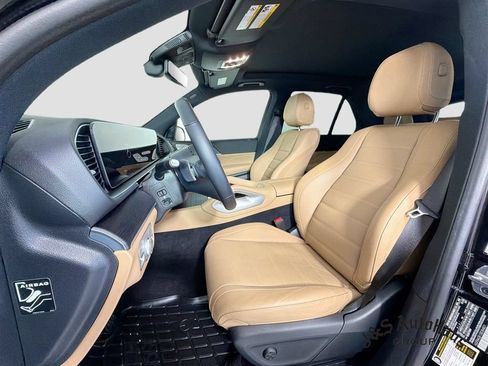 Used 2025 Mercedes-Benz GLE 450e 4MATIC image 11