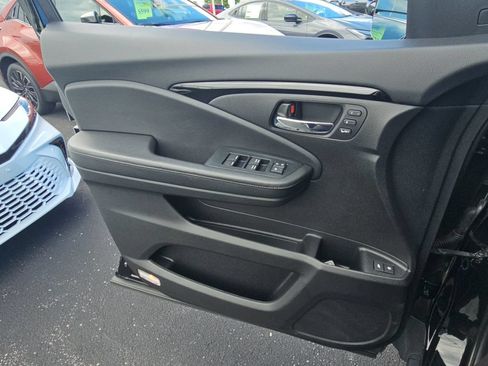 Used 2020 Honda Pilot Elite image 24