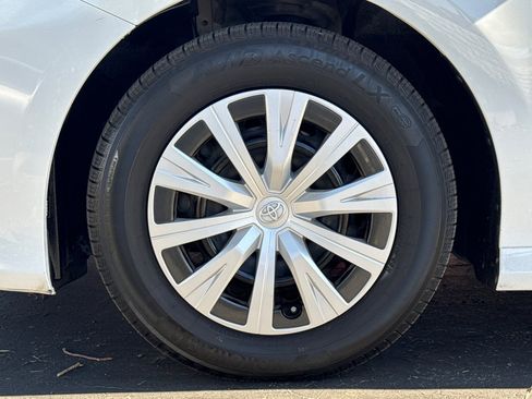 Used 2021 Toyota Camry LE image 25