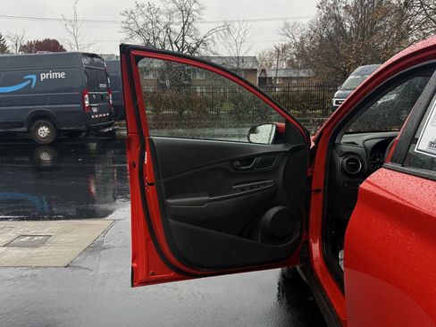 Used 2020 Hyundai Kona SE image 12