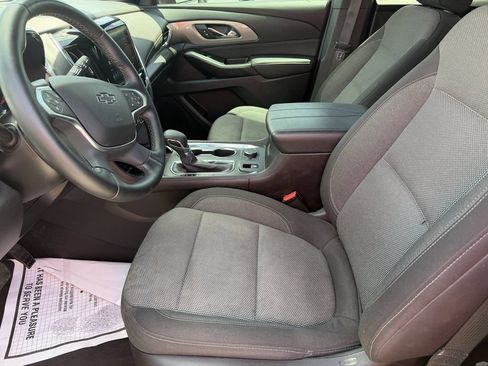 Used 2023 Chevrolet Traverse LT FWD image 12