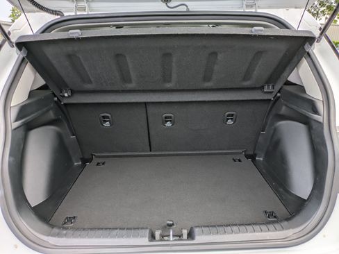 Used 2024 Hyundai Venue SE FWD image 10