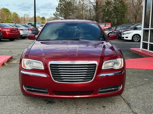 Used 2014 Chrysler 300 image 9