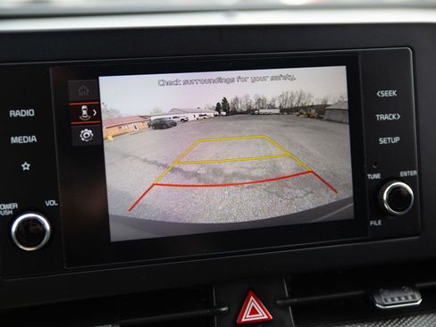 Used 2025 Kia Sportage LX image 15