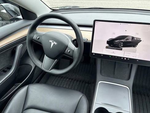Used 2022 Tesla Model 3 image 12