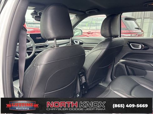 Used 2025 Jeep Compass Trailhawk w/ Trailhawk Elite Group image 8
