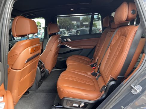 Used 2025 BMW X7 xDrive40i w/ Executive Package AWD/4WD image 31