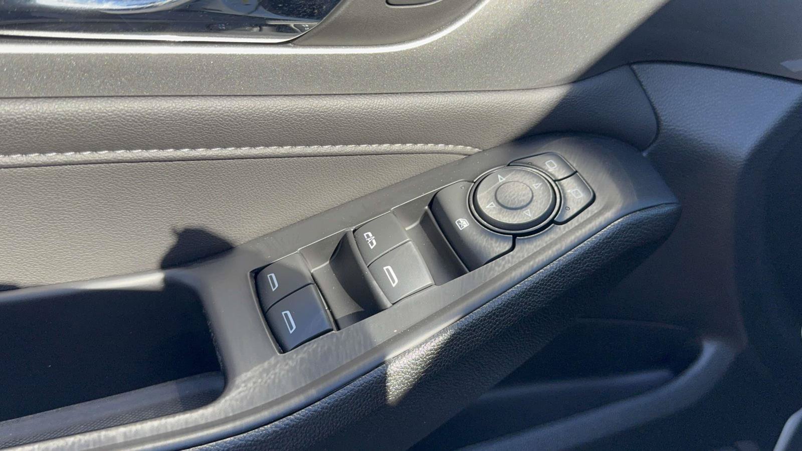 Used 2023 Chevrolet Traverse LT AWD/4WD image 19