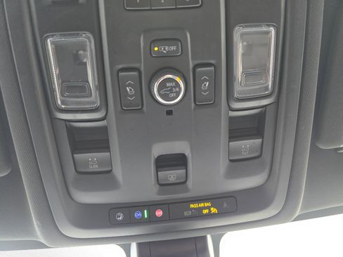 Used 2022 GMC Yukon XL SLT image 22