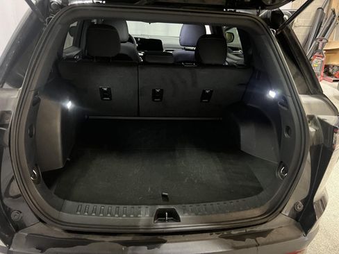 Used 2025 Chevrolet Equinox LT AWD/4WD image 25