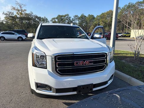 Used 2019 GMC Yukon SLT image 2