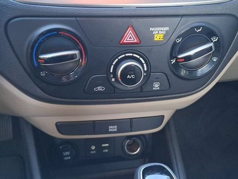 Used 2018 Hyundai Accent SE FWD image 15