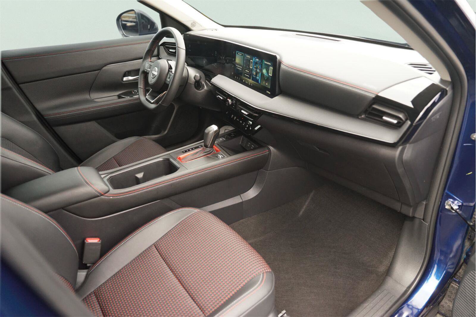 Used 2026 Nissan Kicks SR w/ SR Premium Package FWD image 18