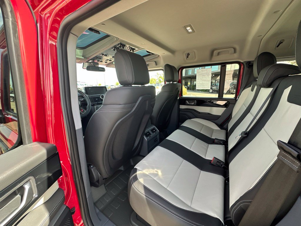 Used 2025 INEOS Grenadier Station Wagon AWD/4WD image 17