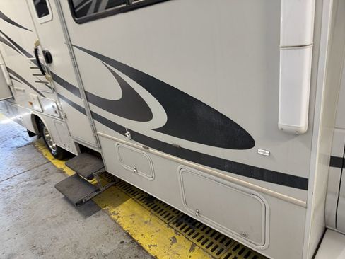 Used 2007 Ford E-450 and Econoline 450 image 20