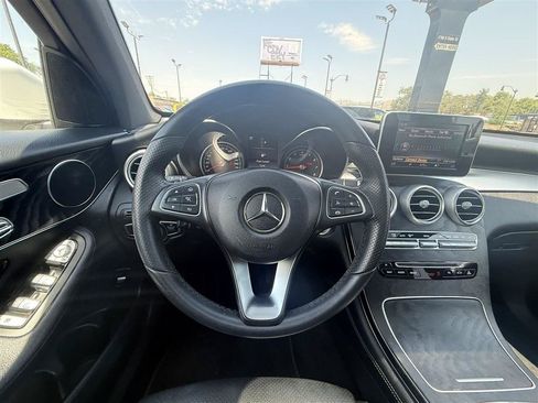 Used 2018 Mercedes-Benz GLC 300 4MATIC image 27