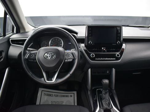 Used 2022 Toyota Corolla Cross LE image 14