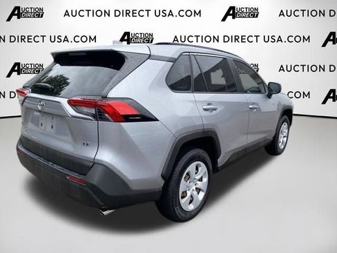Used 2021 Toyota RAV4 LE FWD image 11
