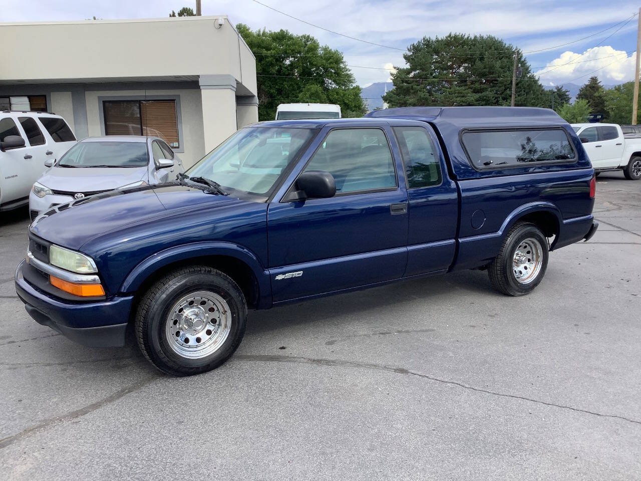 Used 2002 Chevrolet S10 Pickup 2WD Extended Cab w/ Preferred Equipment Group image 3