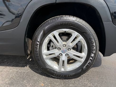 Used 2024 GMC Terrain SLE FWD image 14