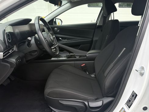Used 2023 Hyundai Elantra SEL w/ Convenience Package FWD image 30