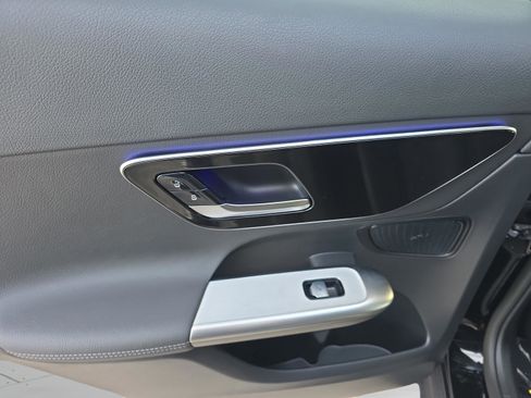 Used 2026 Mercedes-Benz GLC 300 4MATIC image 11