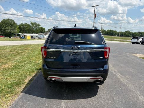 Used 2017 Ford Explorer Platinum AWD/4WD image 3
