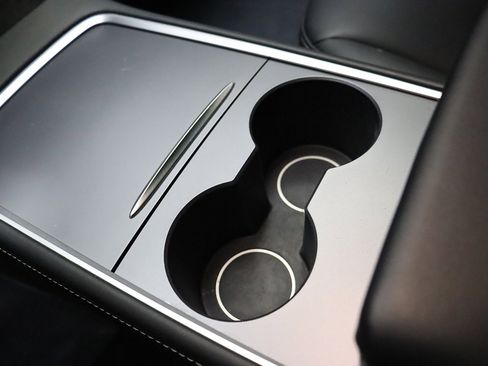 Used 2023 Tesla Model 3 Standard Range image 38