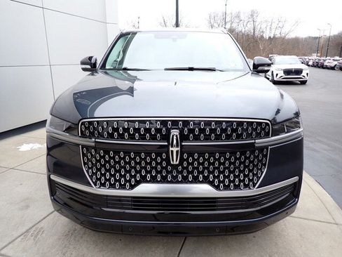 New 2025 Lincoln Navigator Reserve image 16