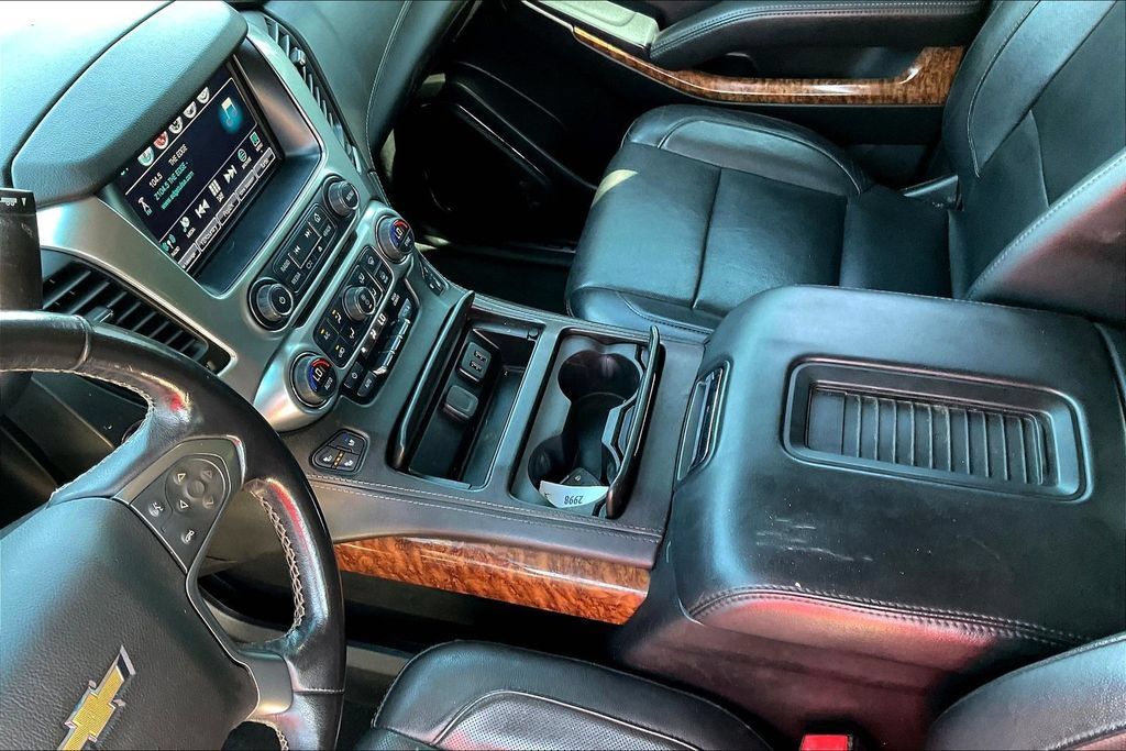 Used 2019 Chevrolet Tahoe Premier AWD/4WD image 9