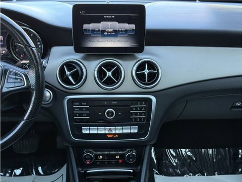 Used 2019 Mercedes-Benz CLA 250 image 40