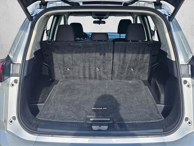 Used 2024 Nissan Rogue SV AWD/4WD image 7