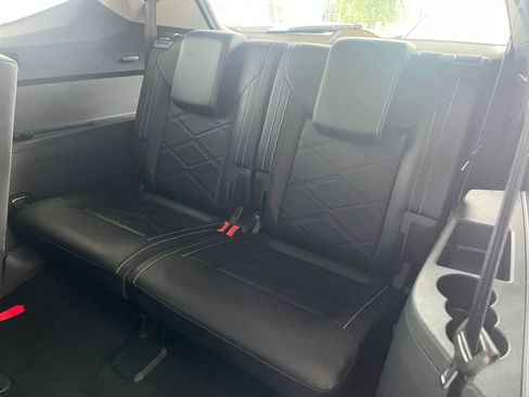 Used 2025 Volkswagen Atlas SE image 31