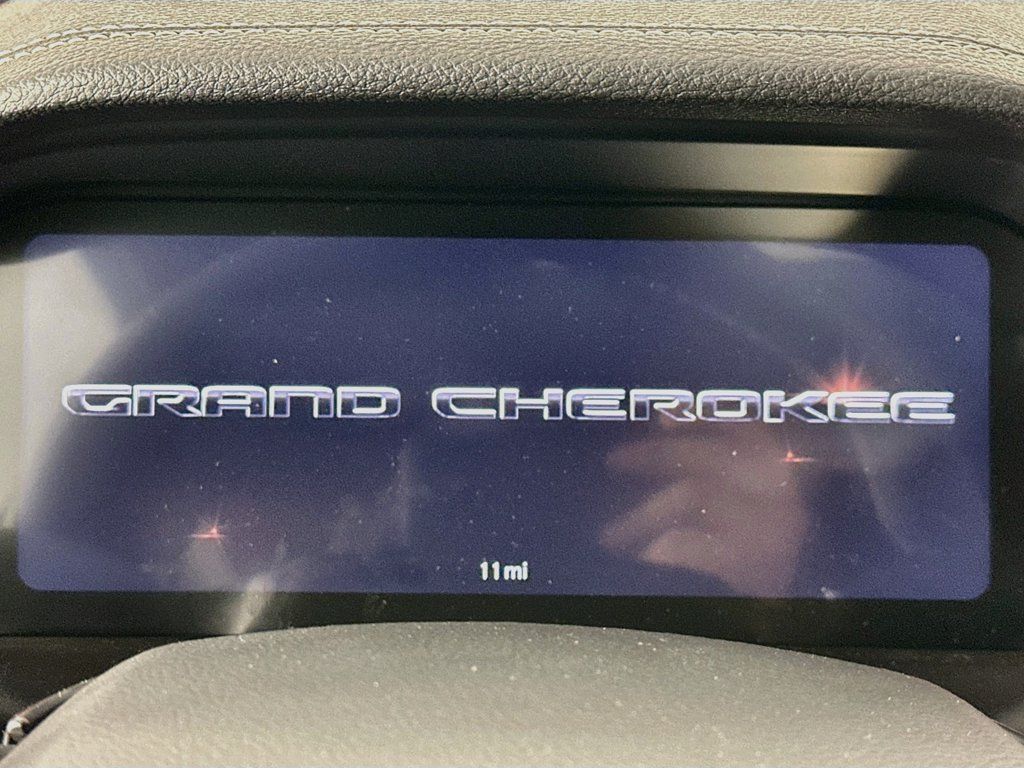 New 2027 Jeep Grand Cherokee Altitude AWD/4WD image 11