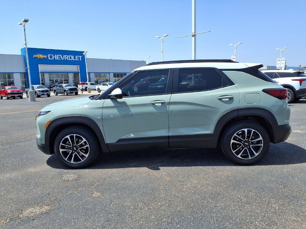 Used 2024 Chevrolet TrailBlazer ACTIV w/ Driver Confidence Package FWD image 4