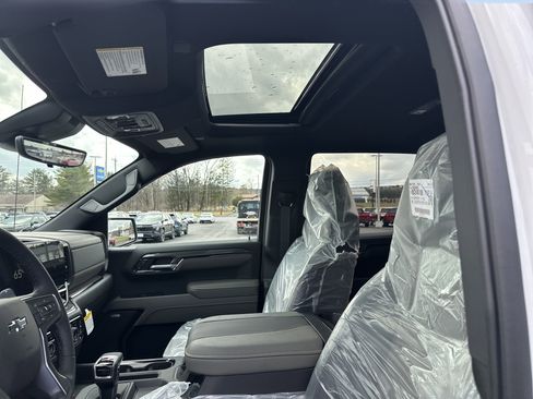 New 2026 Chevrolet Silverado 1500 ZR2 AWD/4WD image 9