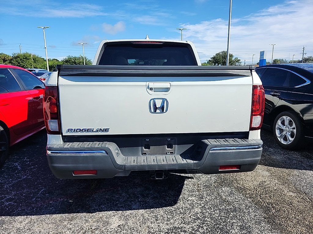 Used 2017 Honda Ridgeline RTL-T image 4