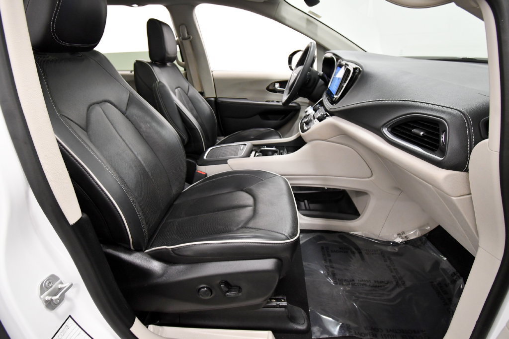Used 2024 Chrysler Pacifica Limited FWD image 20
