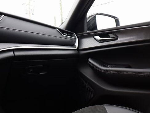 New 2025 Jeep Grand Cherokee Altitude image 38