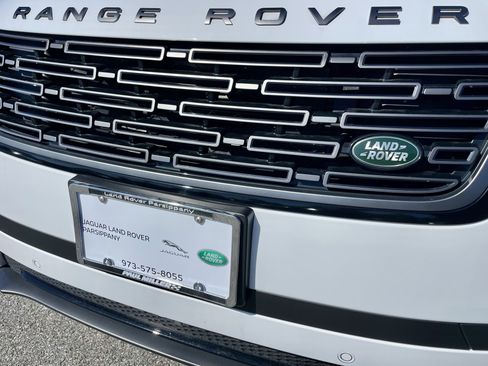 Used 2024 Land Rover Range Rover Velar S AWD/4WD image 32