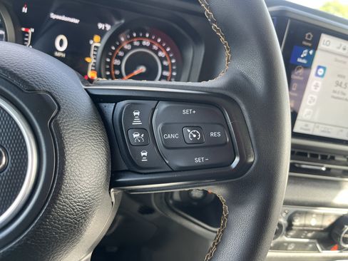 Used 2024 Jeep Wrangler Sport AWD/4WD image 19