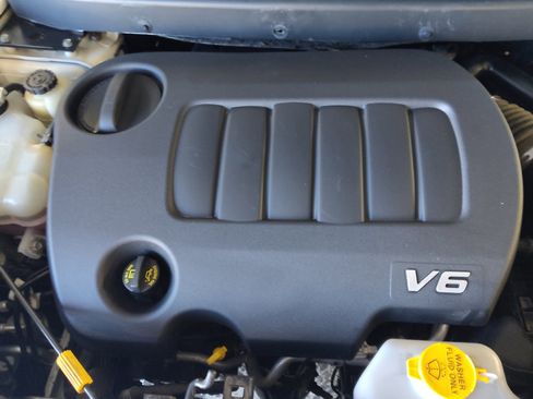 Used 2019 Dodge Journey SE w/ Premium Group image 30