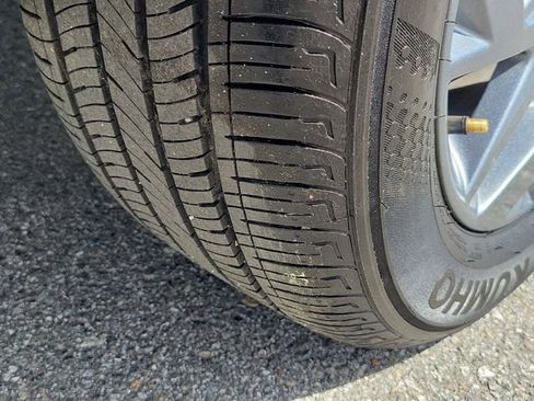 Used 2025 Hyundai Elantra Blue image 27