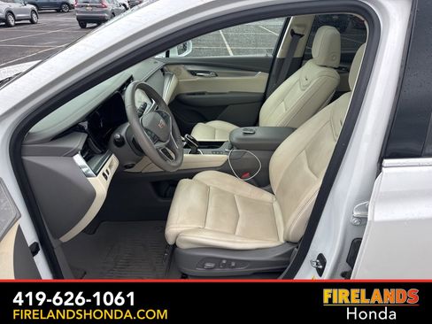 Used 2017 Cadillac XT5 Luxury w/ Driver Awareness Package image 18