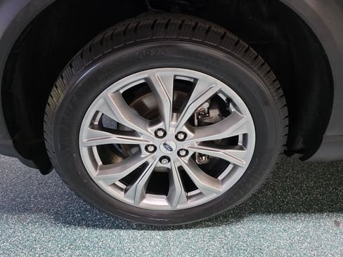 Used 2020 Ford Explorer XLT w/ Equipment Group 202A image 12